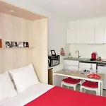 Lumineux Studio 5 Mn Plages Et Commerces - Centre-ville - Voiles Blanches Avec Ascenseur شقة *