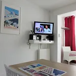 Lumineux Studio 5 Mn Plages Et Commerces - Centre-ville - Voiles Blanches Avec Ascenseur شقة *