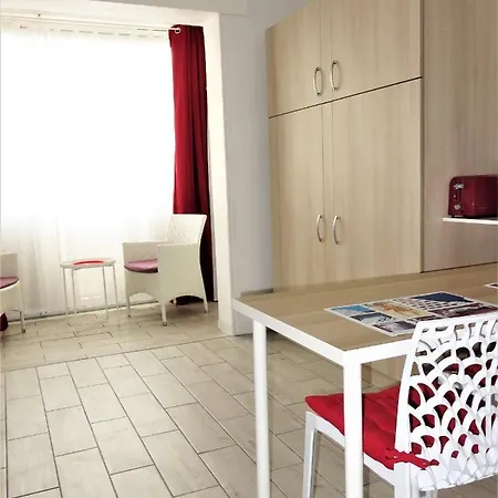 Lumineux Studio 5 Mn Plages Et Commerces - Centre-ville - Voiles Blanches Avec Ascenseur