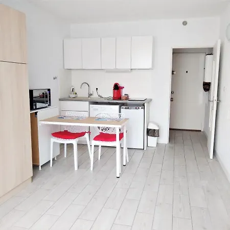 Lumineux Studio 5 Mn Plages Et Commerces - Centre-ville - Voiles Blanches Avec Ascenseur *