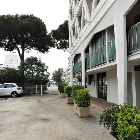 Lumineux Studio 5 Mn Plages Et Commerces - Centre-ville - Voiles Blanches Avec Ascenseur *
