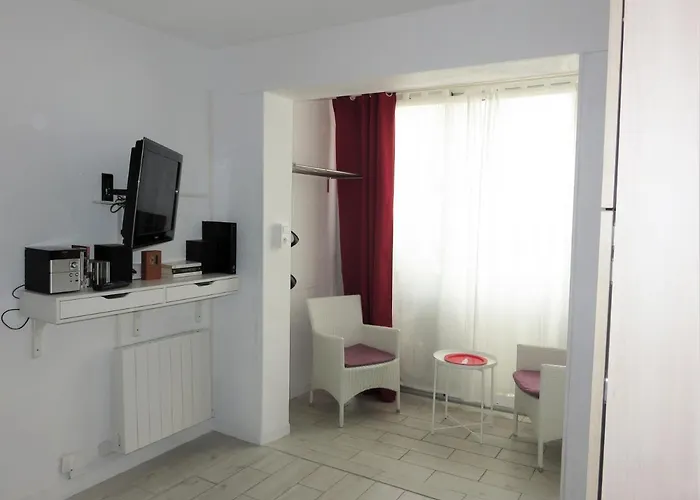 Lumineux Studio 5 Mn Plages Et Commerces - Centre-ville - Voiles Blanches Avec Ascenseur *